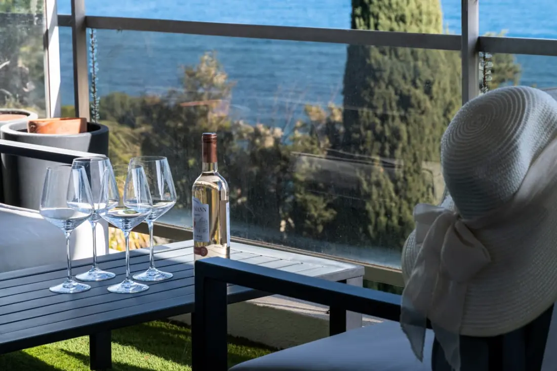 Residence Apartment mit Terrasse, Pool & Strand Zugang