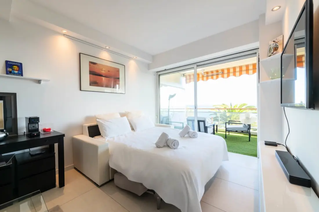 Residence Apartment mit Terrasse, Pool & Strand Zugang