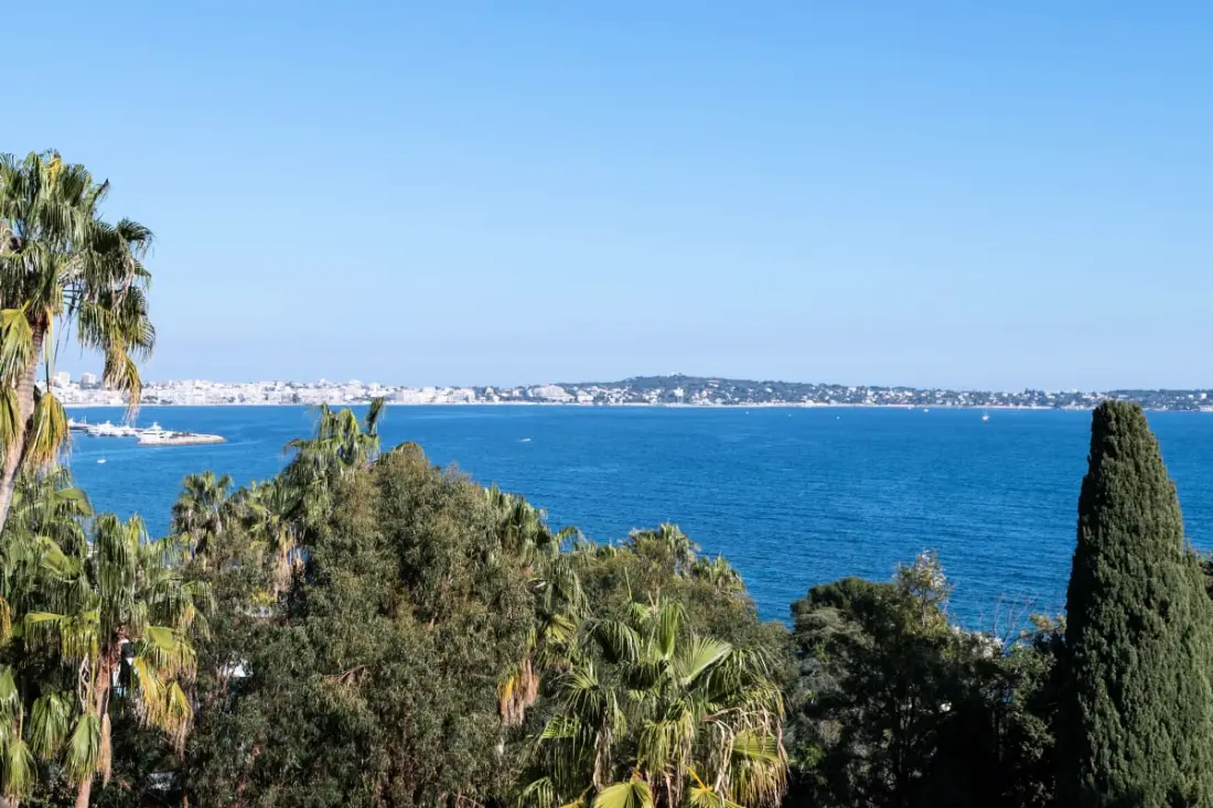 Residence Apartment mit Terrasse, Pool & Strand Zugang