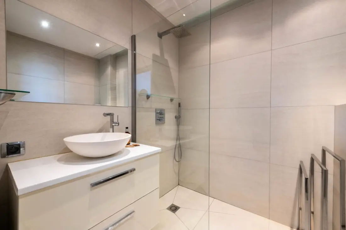 Residence Apartment mit Terrasse, Pool & Strand Zugang