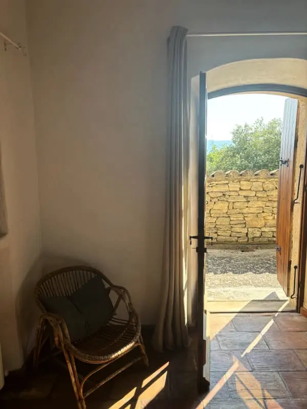 Provencal Mas in Gordes with pool and view Luberon
