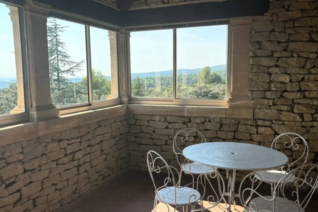 Provencal Mas in Gordes with pool and view Luberon