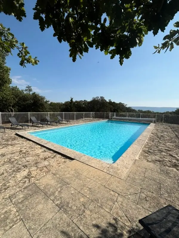 Provencal Mas in Gordes with pool and view Luberon