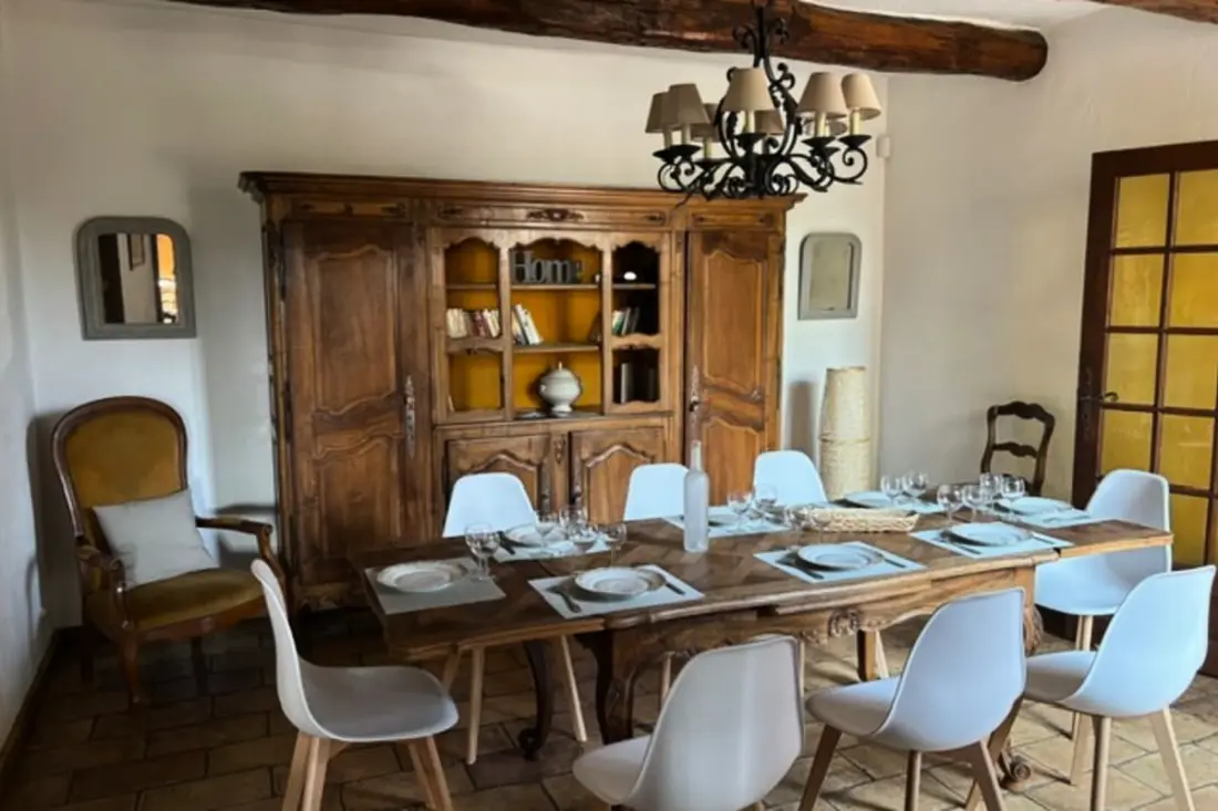 Provencal Mas in Gordes with pool and view Luberon