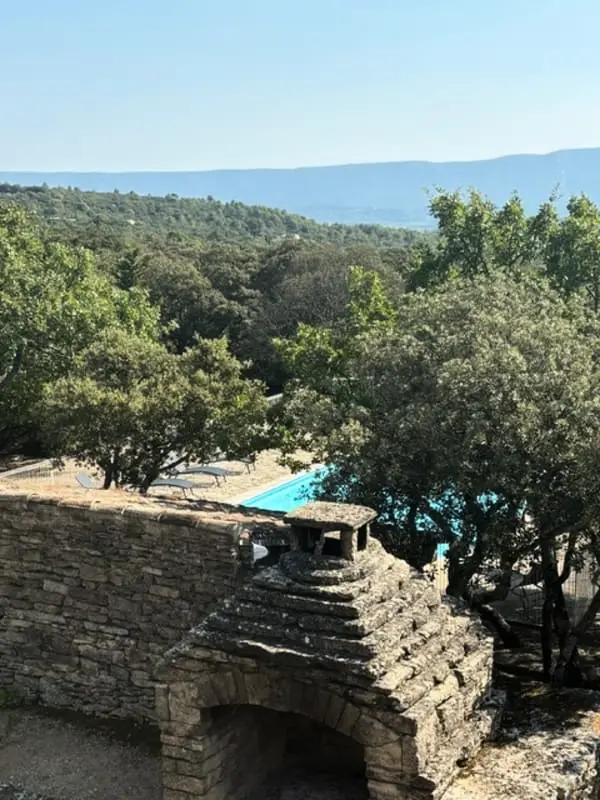 Provencal Mas in Gordes with pool and view Luberon