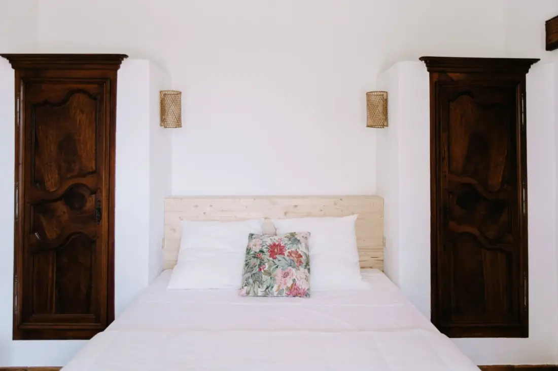 Provencal Mas in Gordes with pool and view Luberon
