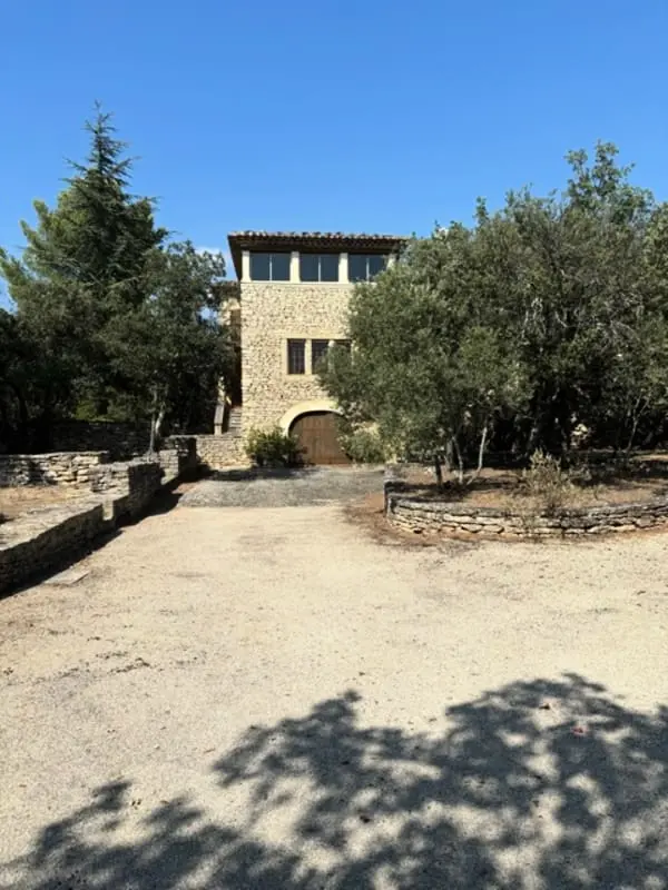 Provencal Mas in Gordes with pool and view Luberon