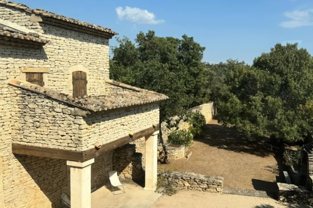 Provencal Mas in Gordes with pool and view Luberon