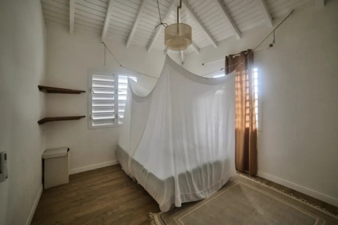 Villamos Kaza Dominique