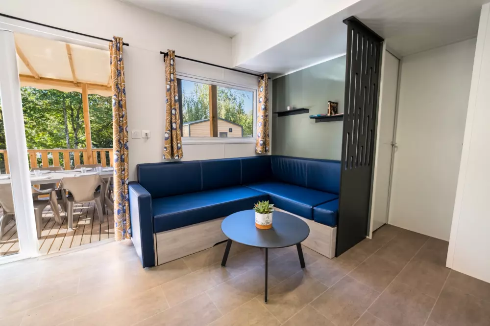 Kwiat Kempingi LA STENIOLE 4 Gwiazdy★★★★ 4 Gwiazdy★★★★ 4 Gwiazdy★★★★ 4 Gwiazdy★★★★