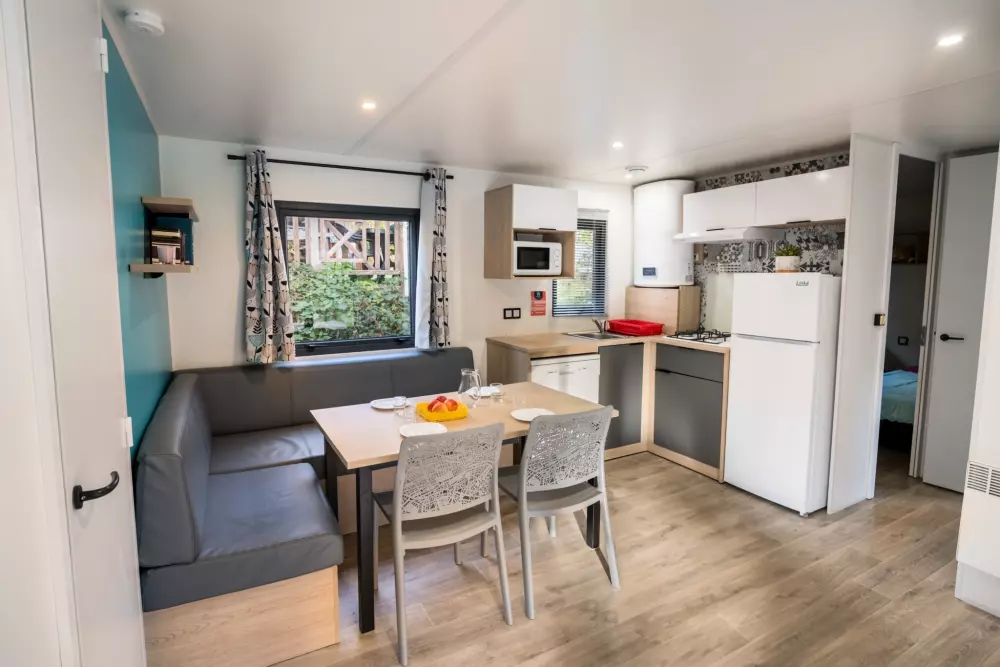 Kwiat Kempingi LA STENIOLE 4 Gwiazdy★★★★ 4 Gwiazdy★★★★ 4 Gwiazdy★★★★ 4 Gwiazdy★★★★