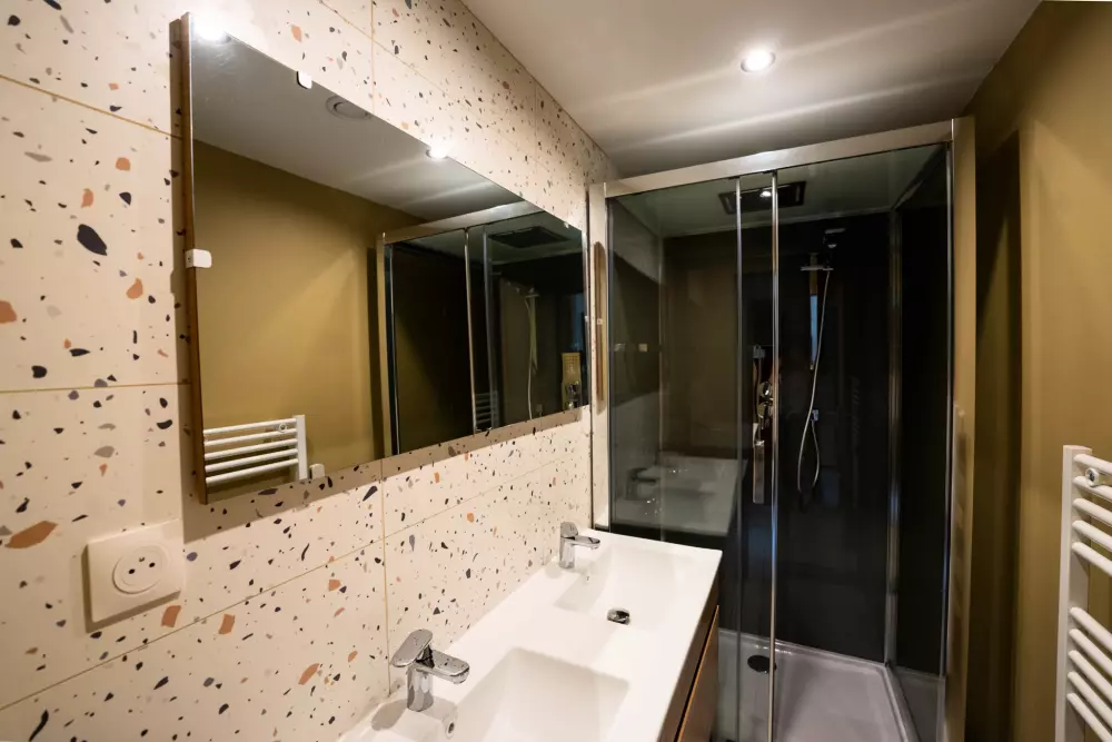 Kwiat Kempingi LA STENIOLE 4 Gwiazdy★★★★ 4 Gwiazdy★★★★ 4 Gwiazdy★★★★ 4 Gwiazdy★★★★