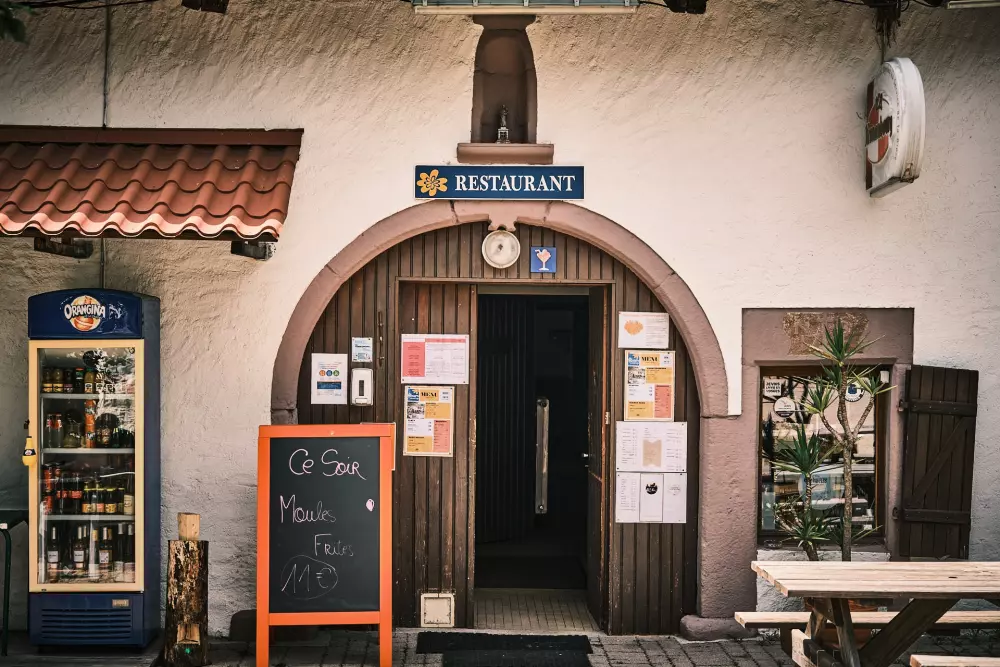 Kwiat Kempingi LA STENIOLE 4 Gwiazdy★★★★ 4 Gwiazdy★★★★ 4 Gwiazdy★★★★ 4 Gwiazdy★★★★