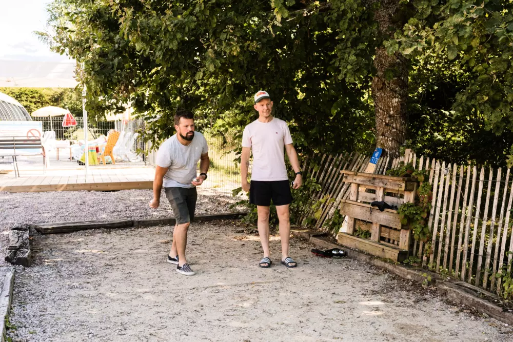 Kwiat Kempingi LA STENIOLE 4 Gwiazdy★★★★ 4 Gwiazdy★★★★ 4 Gwiazdy★★★★ 4 Gwiazdy★★★★