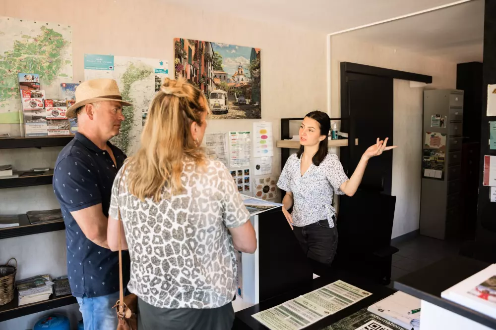 Kwiat Kempingi LA STENIOLE 4 Gwiazdy★★★★ 4 Gwiazdy★★★★ 4 Gwiazdy★★★★ 4 Gwiazdy★★★★