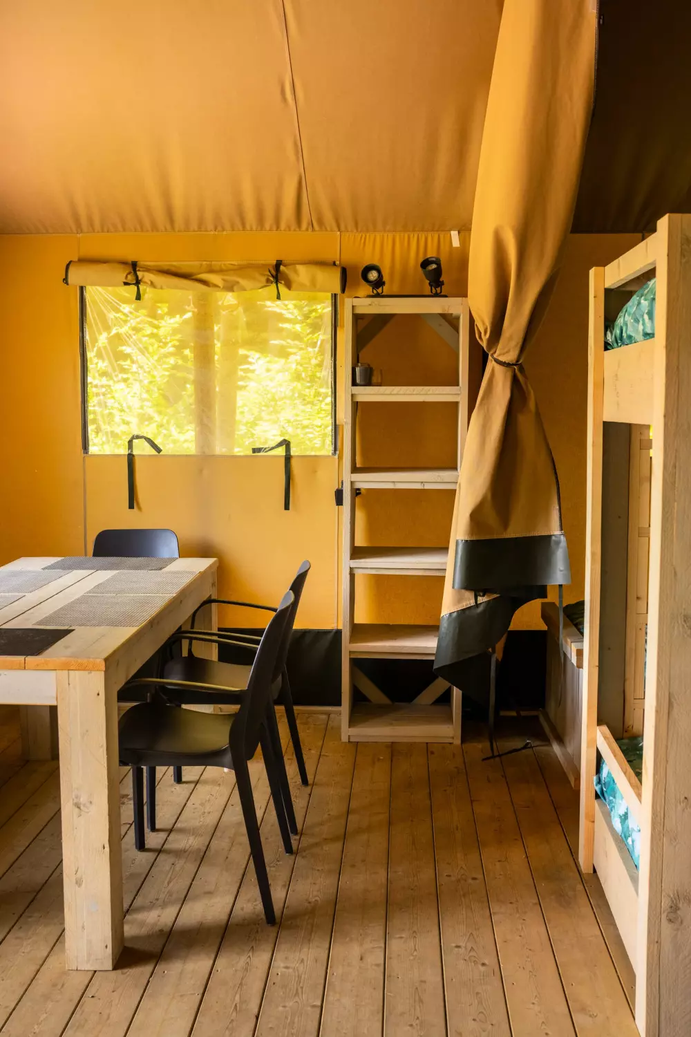 Kwiat Kempingi LA STENIOLE 4 Gwiazdy★★★★ 4 Gwiazdy★★★★ 4 Gwiazdy★★★★ 4 Gwiazdy★★★★