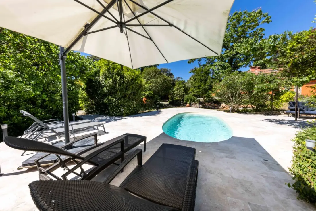 06bv2: Pretty Quiet Cottage With Swimming Pool