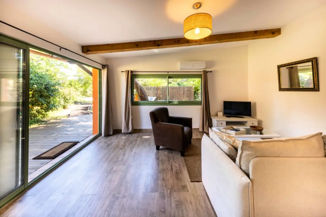 06bv2: Pretty Quiet Cottage With Swimming Pool