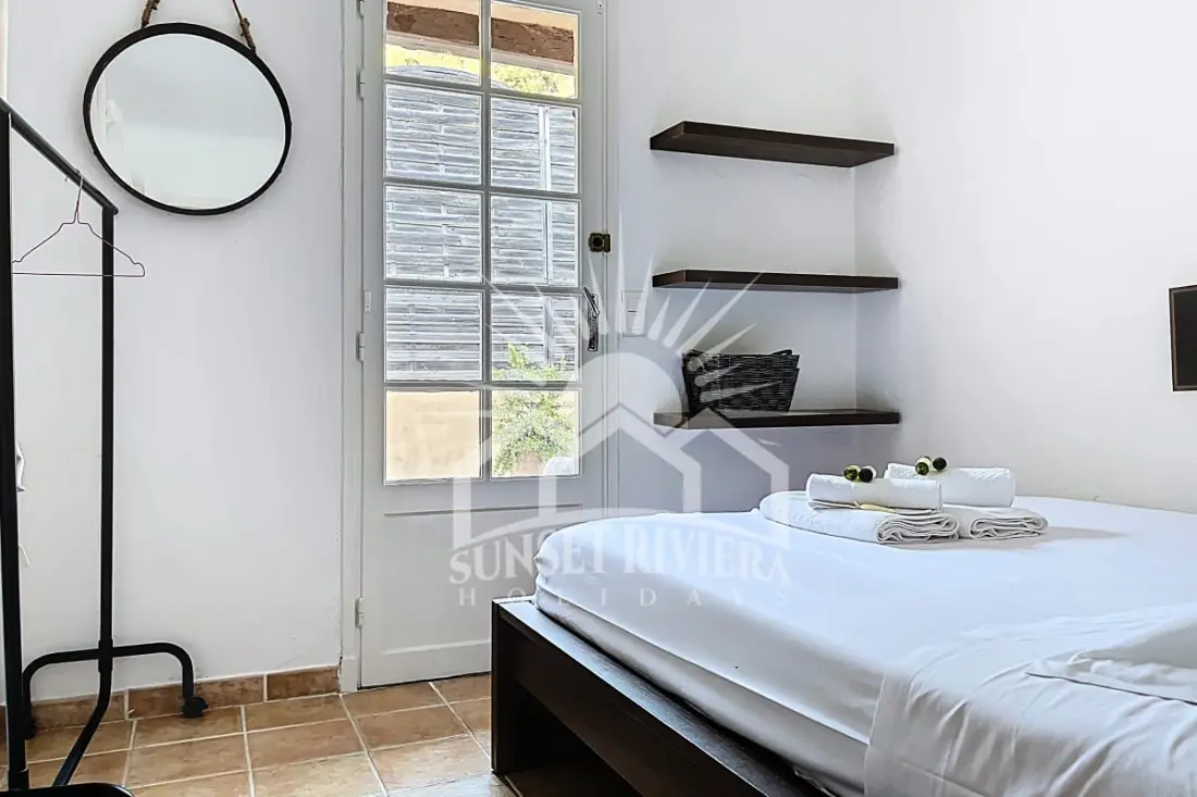 Les Oliviers Villa 6 fő részére naplementekor