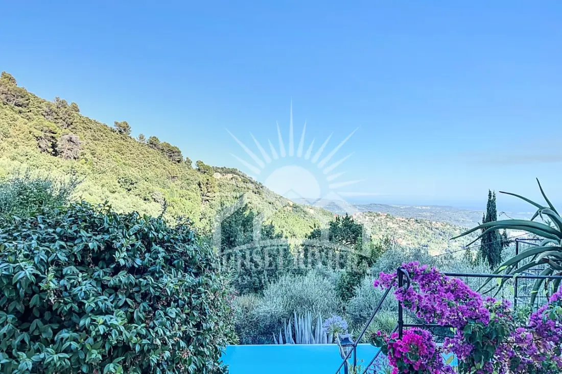 Les Oliviers Villa 6 fő részére naplementekor