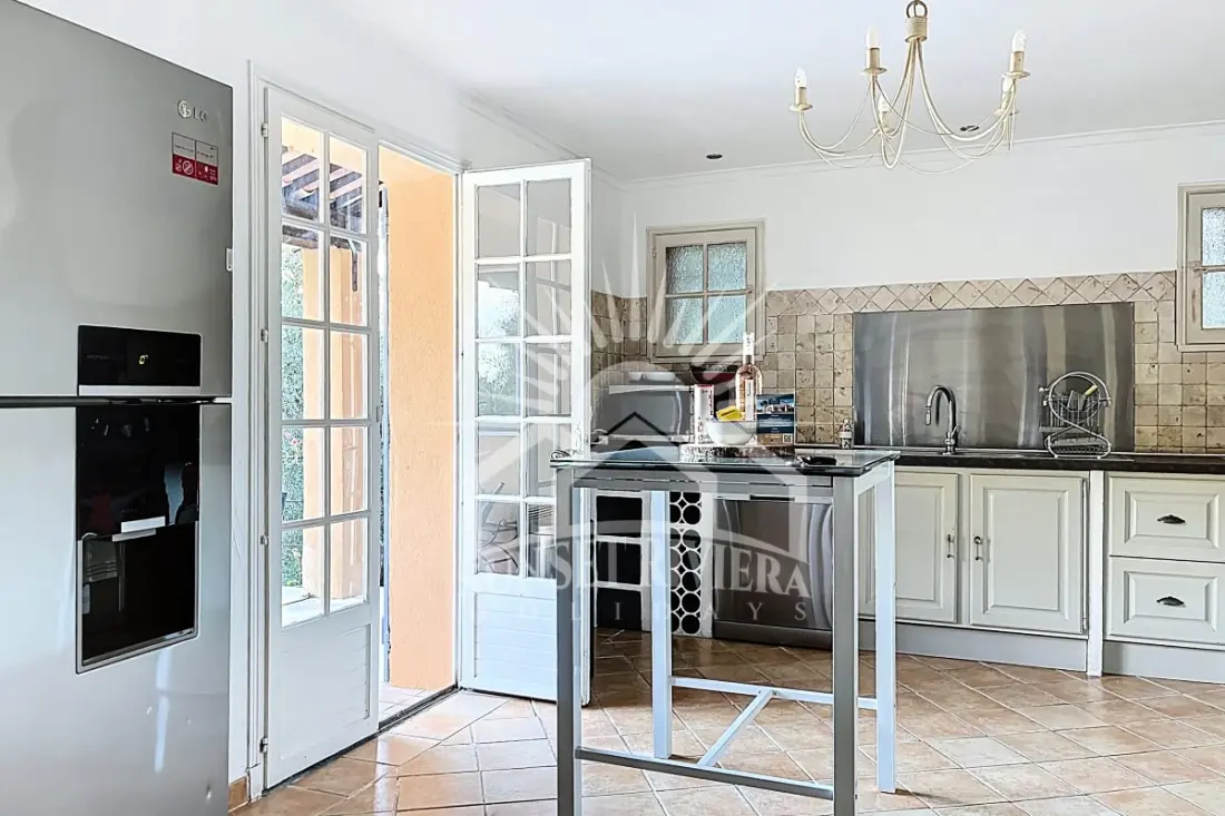 Les Oliviers Villa 6 fő részére naplementekor