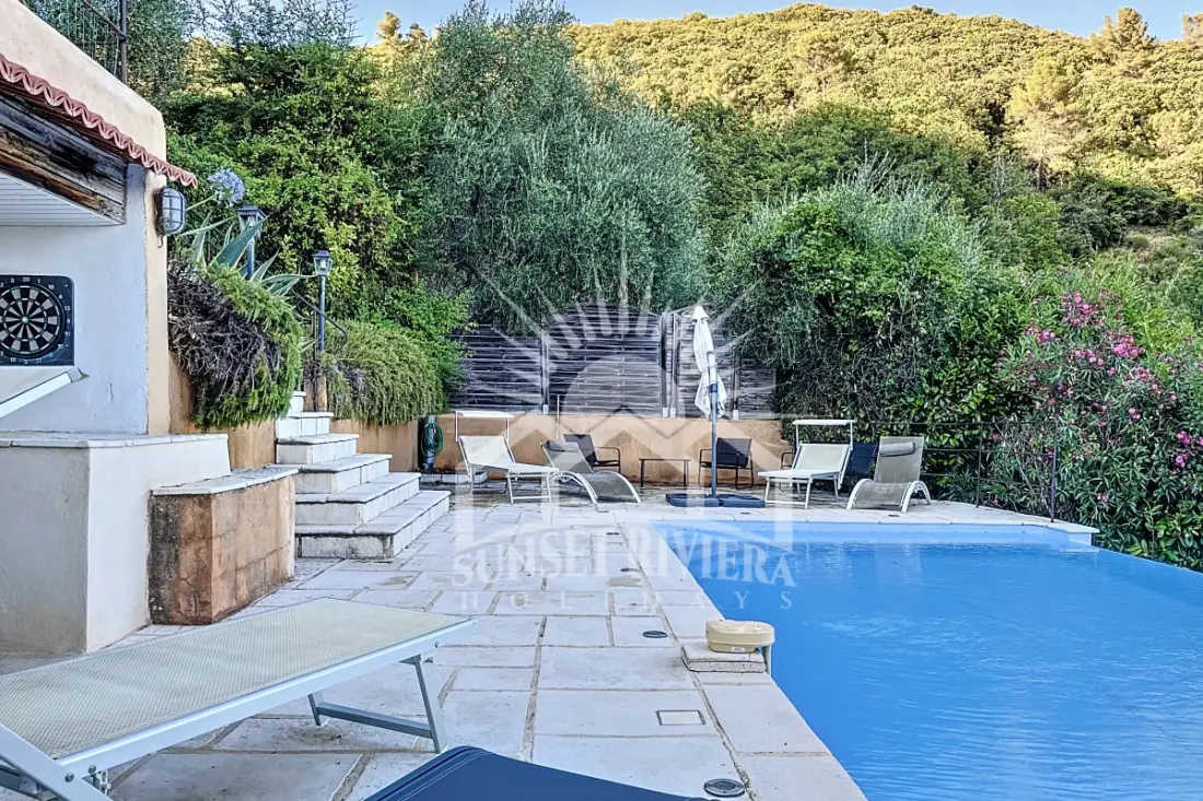 Les Oliviers Villa 6 fő részére naplementekor