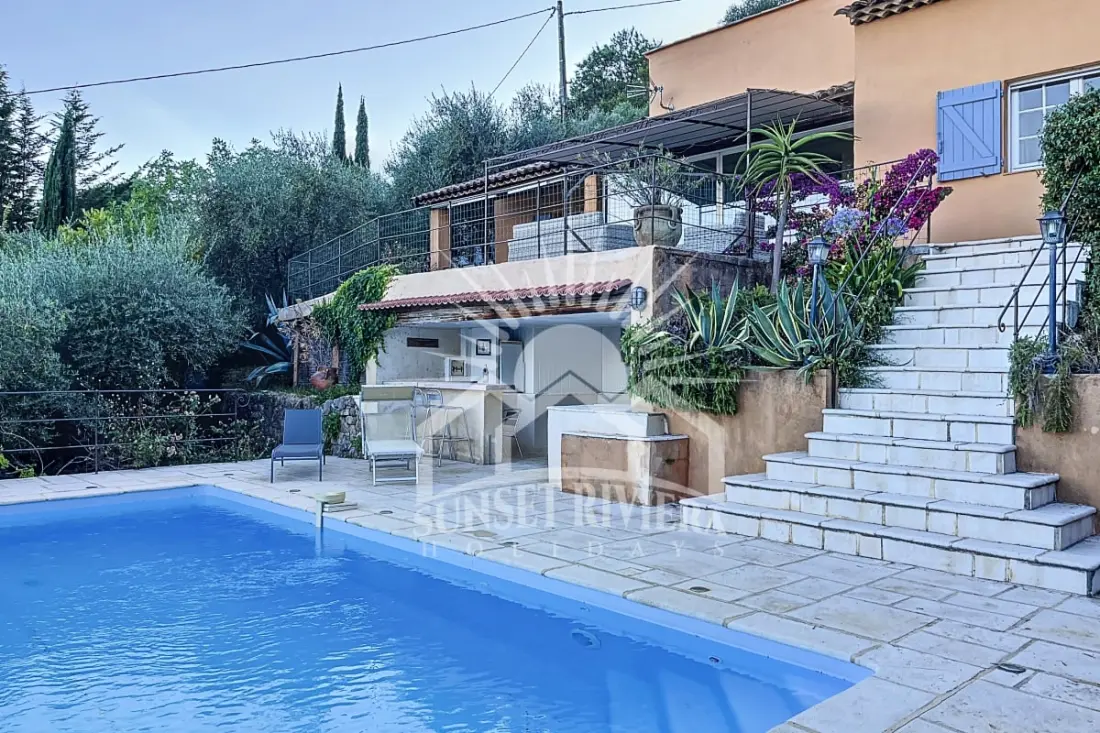 Les Oliviers Villa 6 fő részére naplementekor
