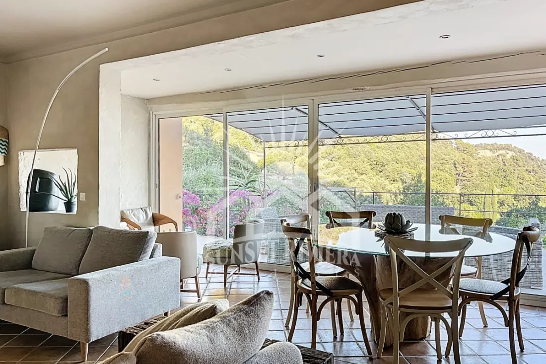 Les Oliviers Villa 6 fő részére naplementekor