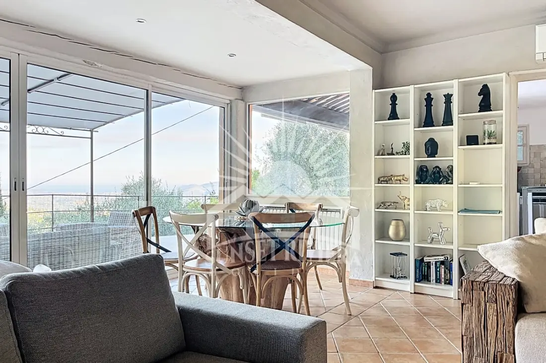 Les Oliviers Villa 6 fő részére naplementekor