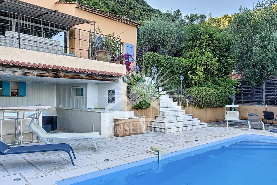 Les Oliviers Villa 6 fő részére naplementekor