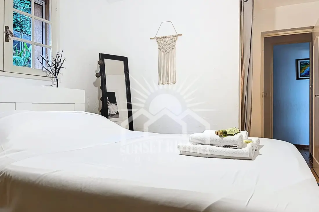 Les Oliviers Villa 6 fő részére naplementekor