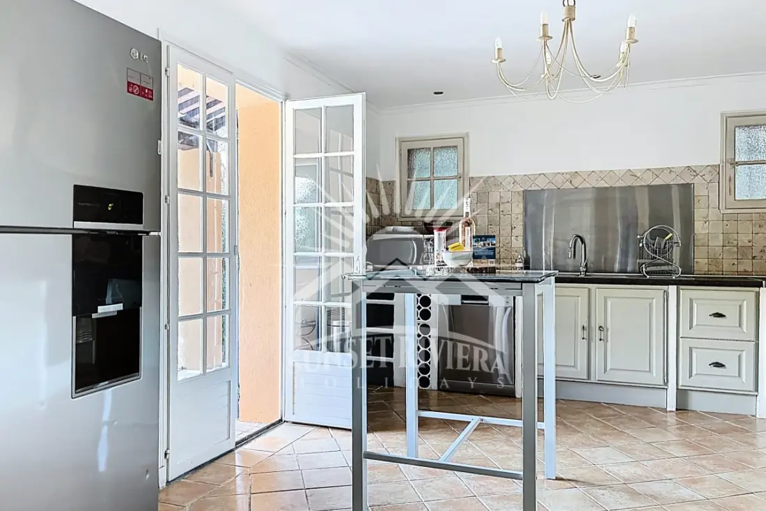 Les Oliviers Villa 6 fő részére naplementekor