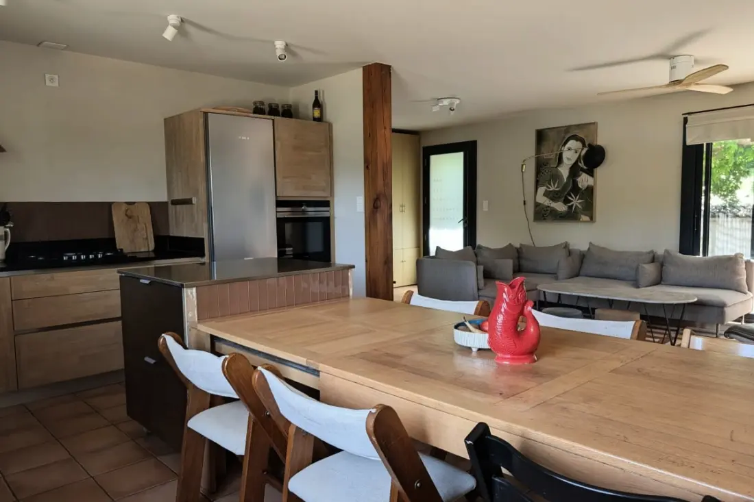 Family House Au Coeur De La Provence - úszómedence