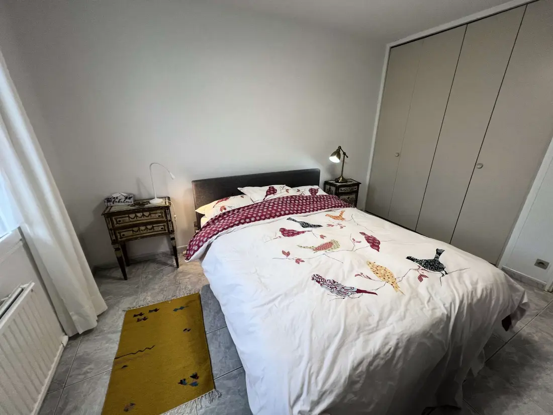 Ház 104 szürke és L kórház