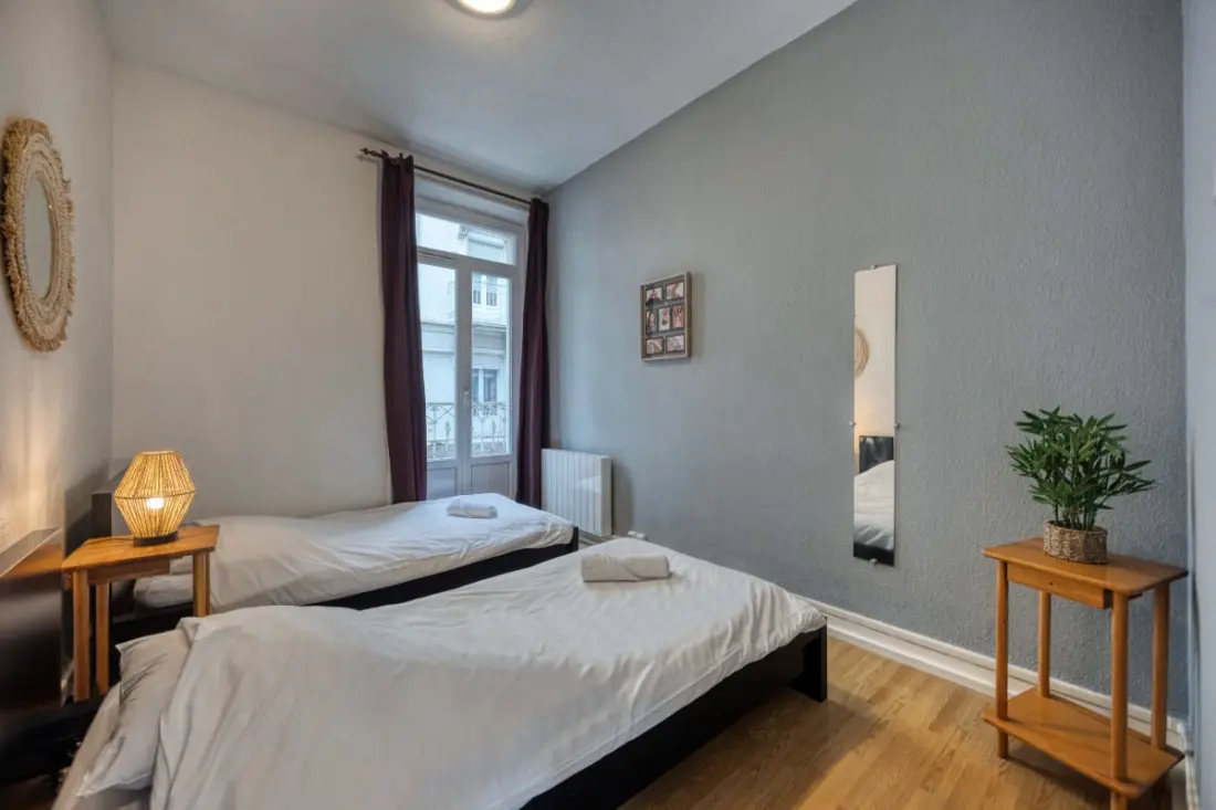 - Igen. A kis Marcel, Hyper-centre, Minden felszerelt