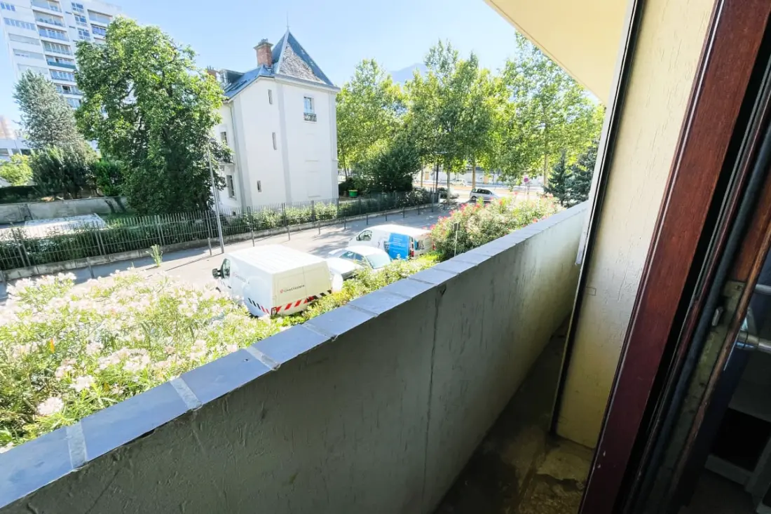 La Pause Grenobloise – Balcony