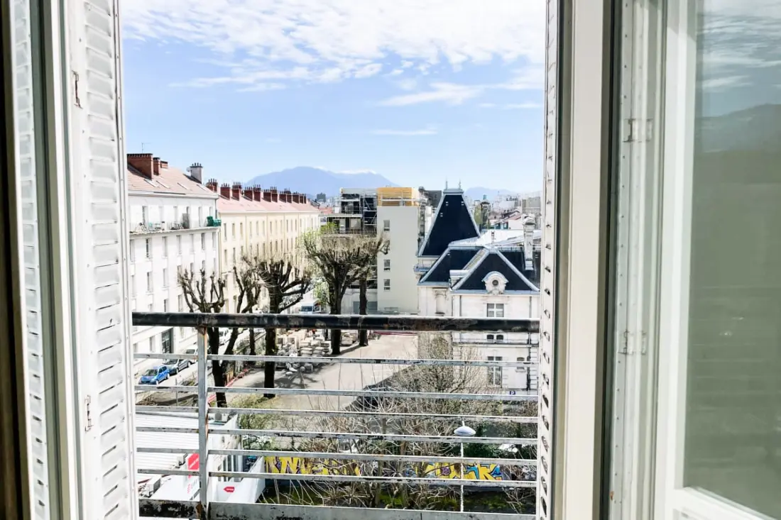 Pretty fény Grenoble-ban ||
