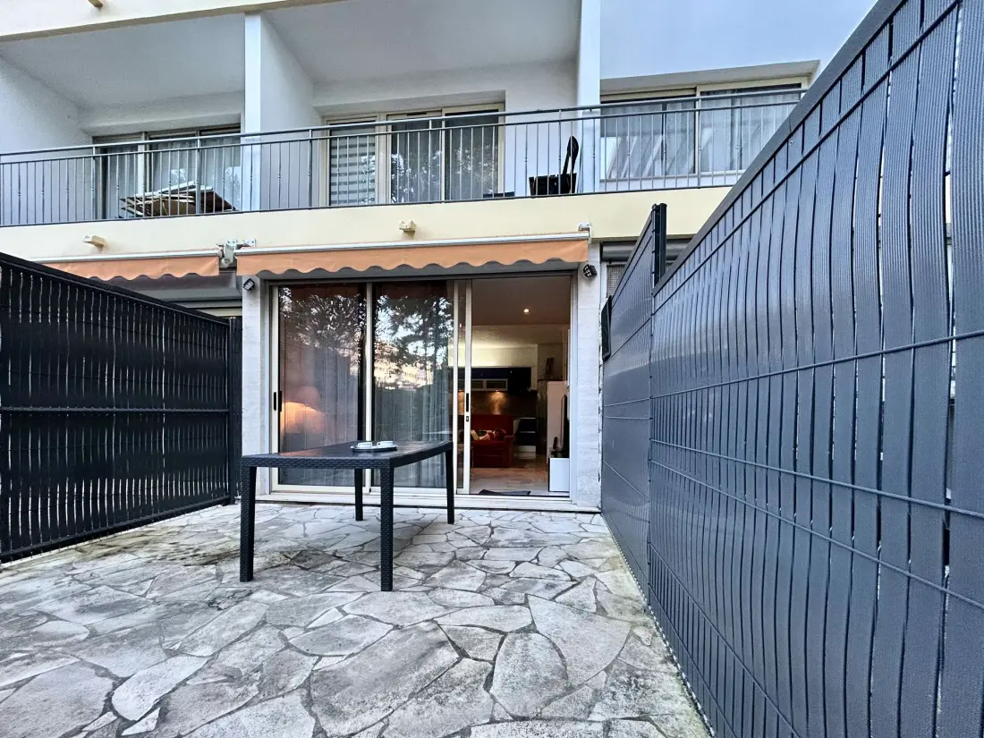 Flore Residence