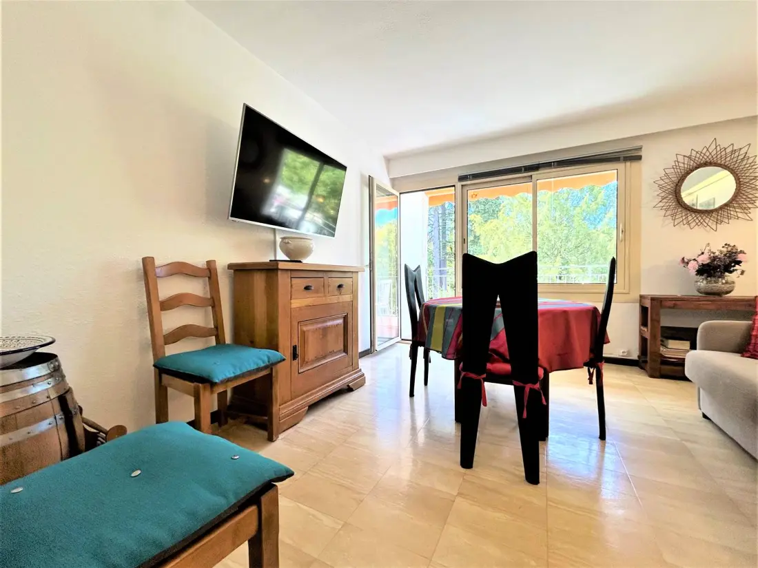Flore Residence