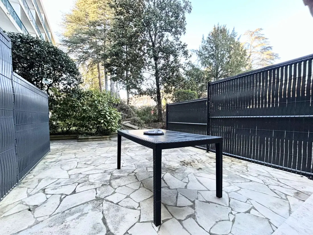 Flore Residence