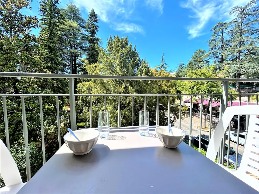 Flore Residence