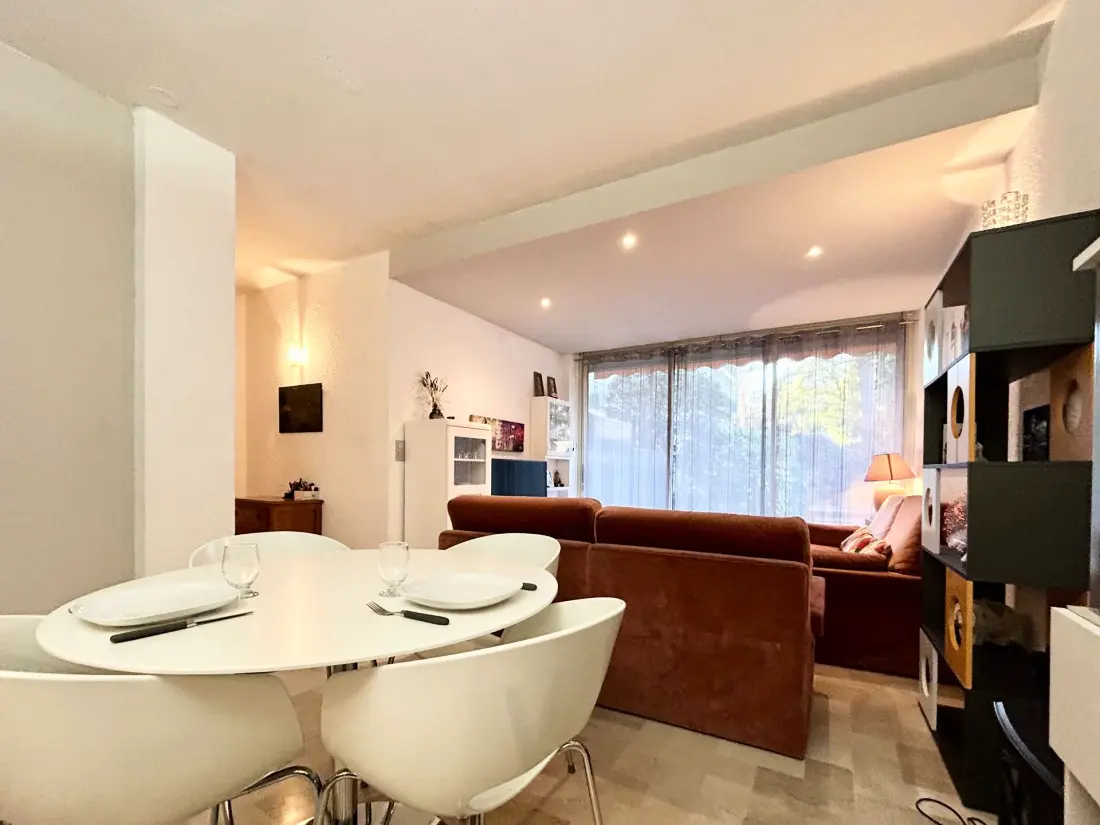 Flore Residence