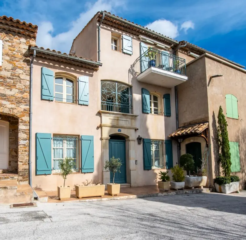 House 135 M2 • View Castle • Grimaud Village