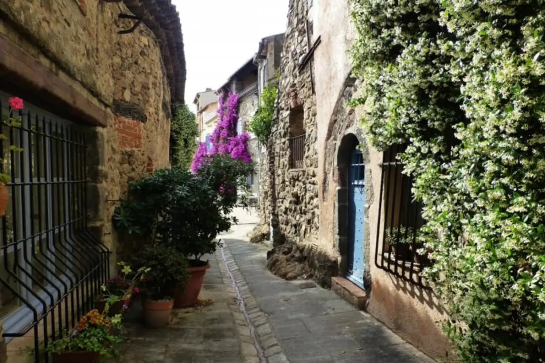 House 135 M2 • View Castle • Grimaud Village