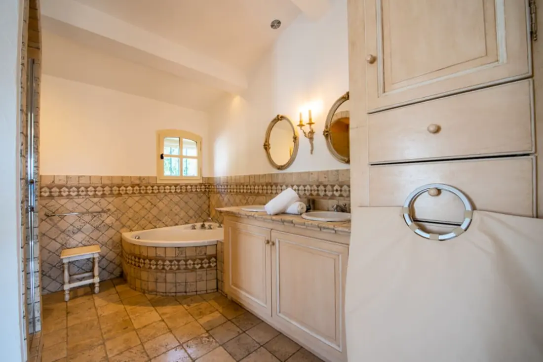 House 135 M2 • View Castle • Grimaud Village