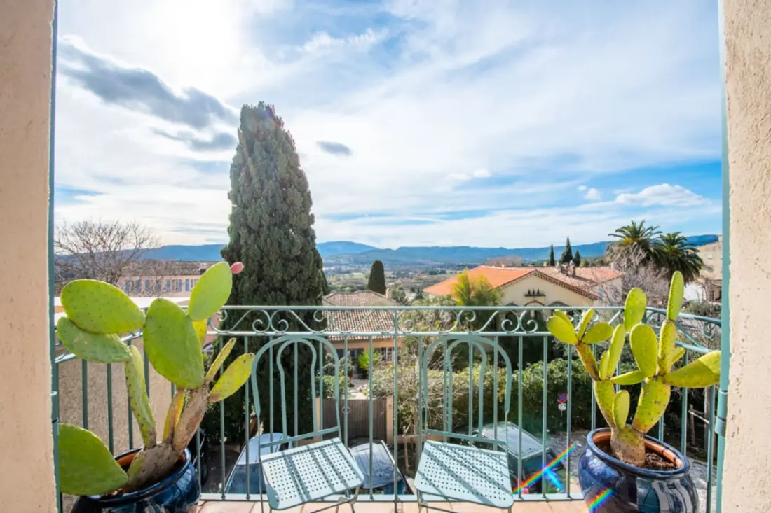 House 135 M2 • View Castle • Grimaud Village