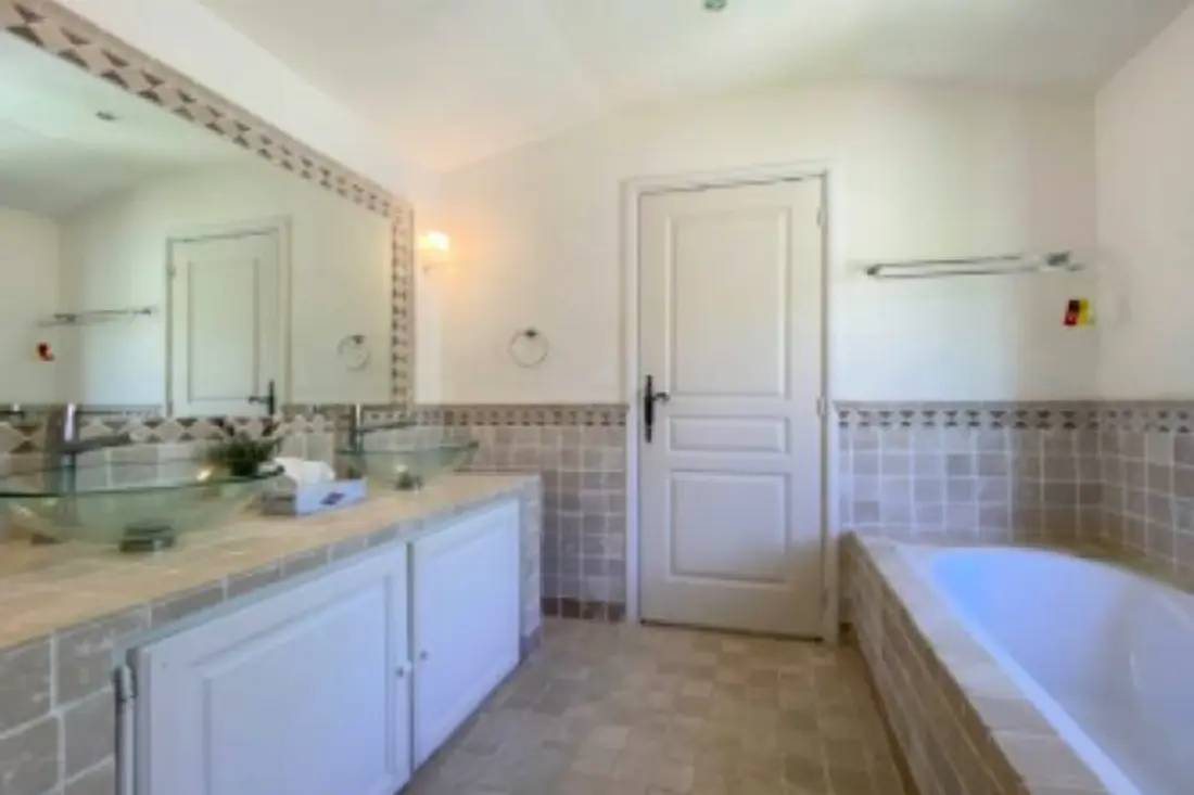 Villa 10 Pers • úszómedence • 5 Suites Grimaud