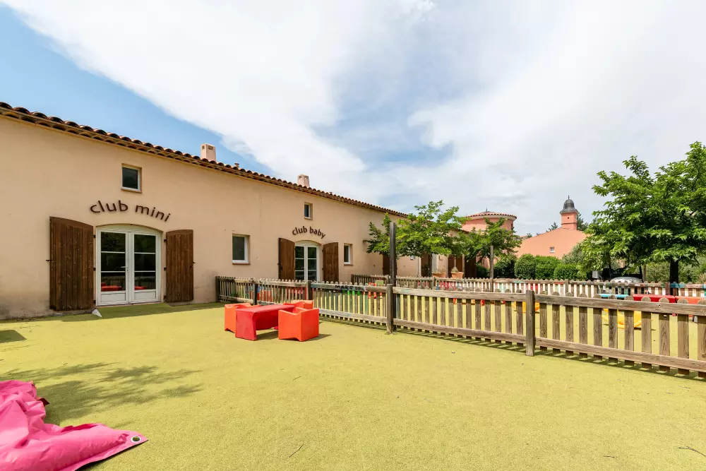 Village Pierre & Vacances Le Rouret 3 étoiles★★★