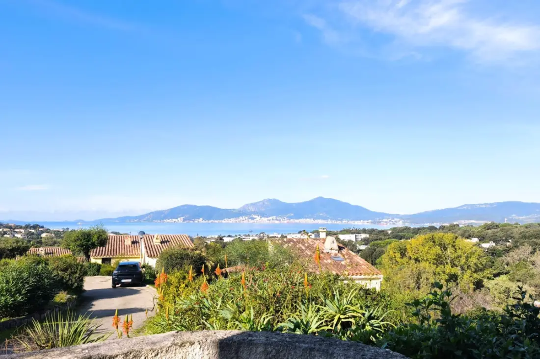 Casa Au Calme à porticcio Úszómedence