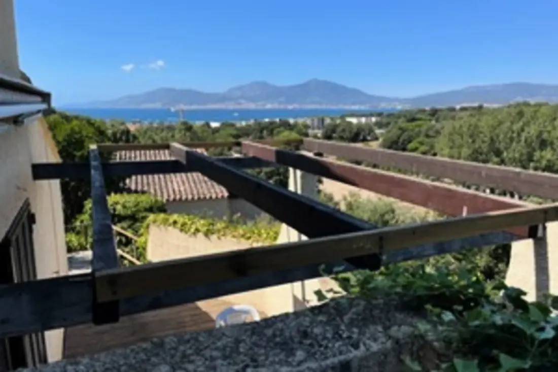 Luminous house for 6 people in Porticcio